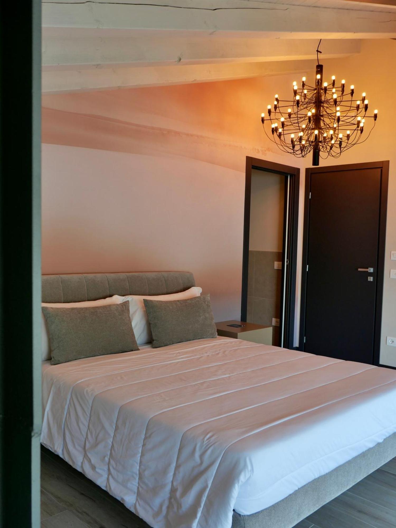 Monte Isola - Decio Rooms ภายนอก รูปภาพ