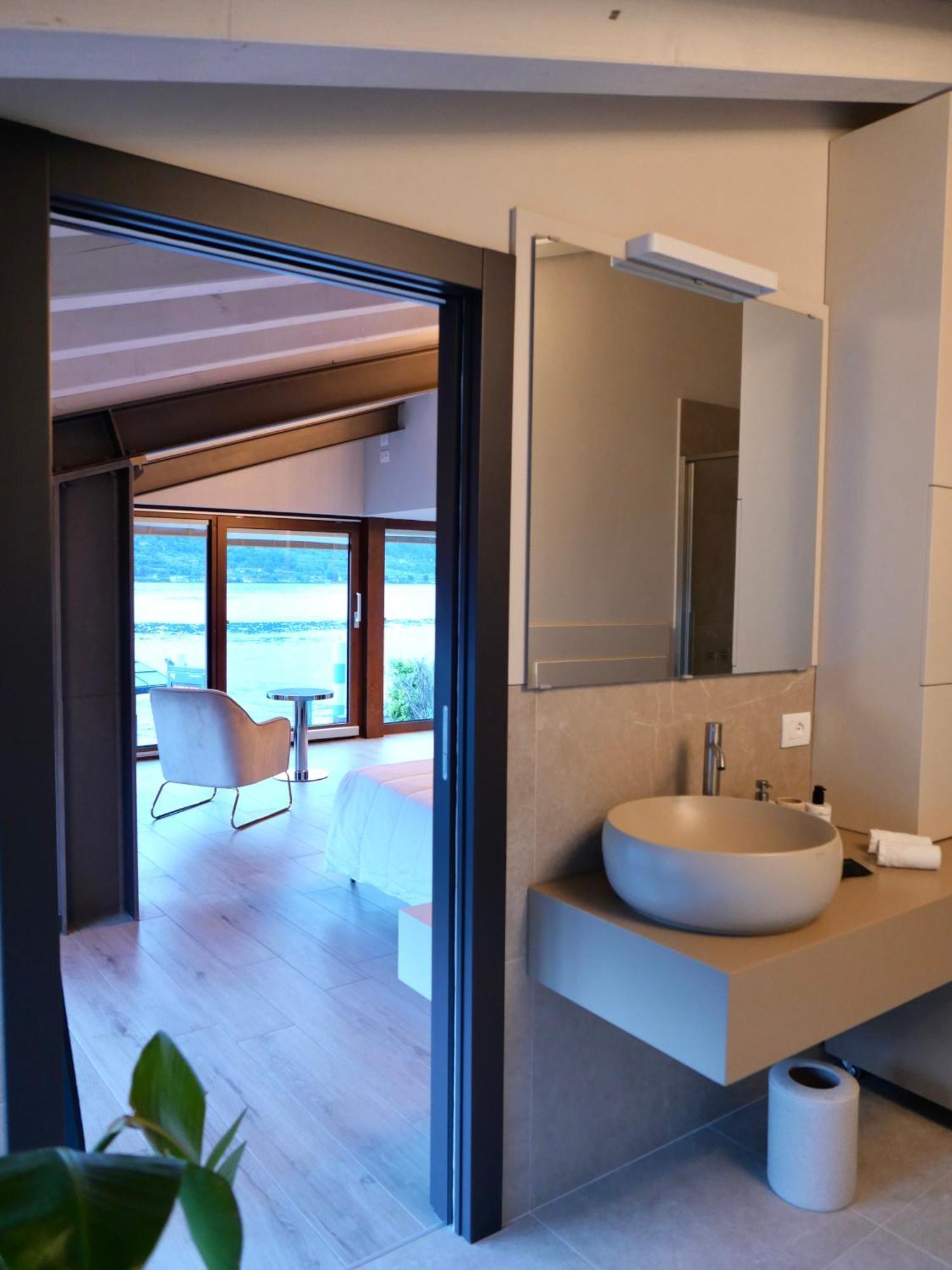 Monte Isola - Decio Rooms ภายนอก รูปภาพ
